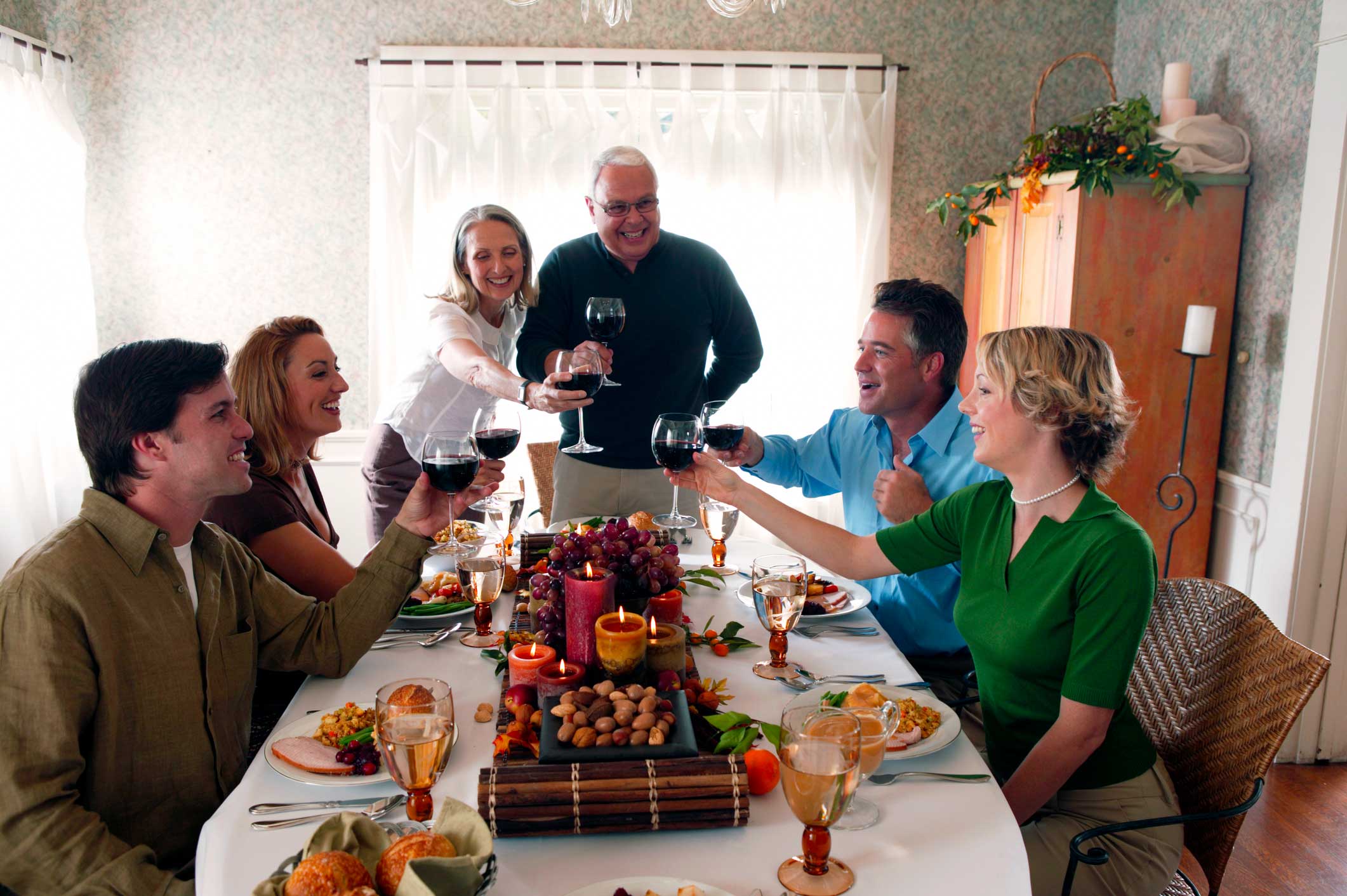 How to Save Money on Thanksgiving Dinner When You’re On a Tight Budget